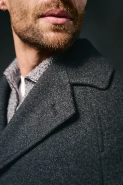 Hombre OOTO Abrigos><noscript><img width=