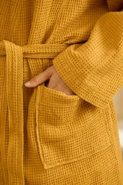 Calma House Albornoces>Albornoz de nido de abeja mostaza Jupiter