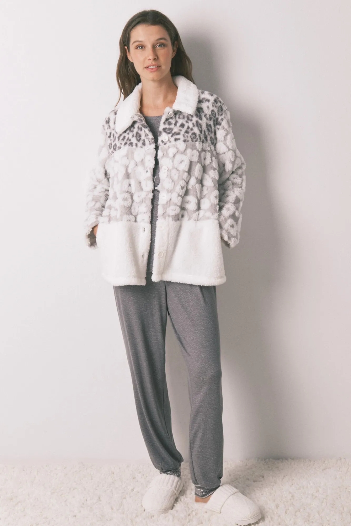 Mujer Women'secret Batas>Bata corta borrego animal print tricolor