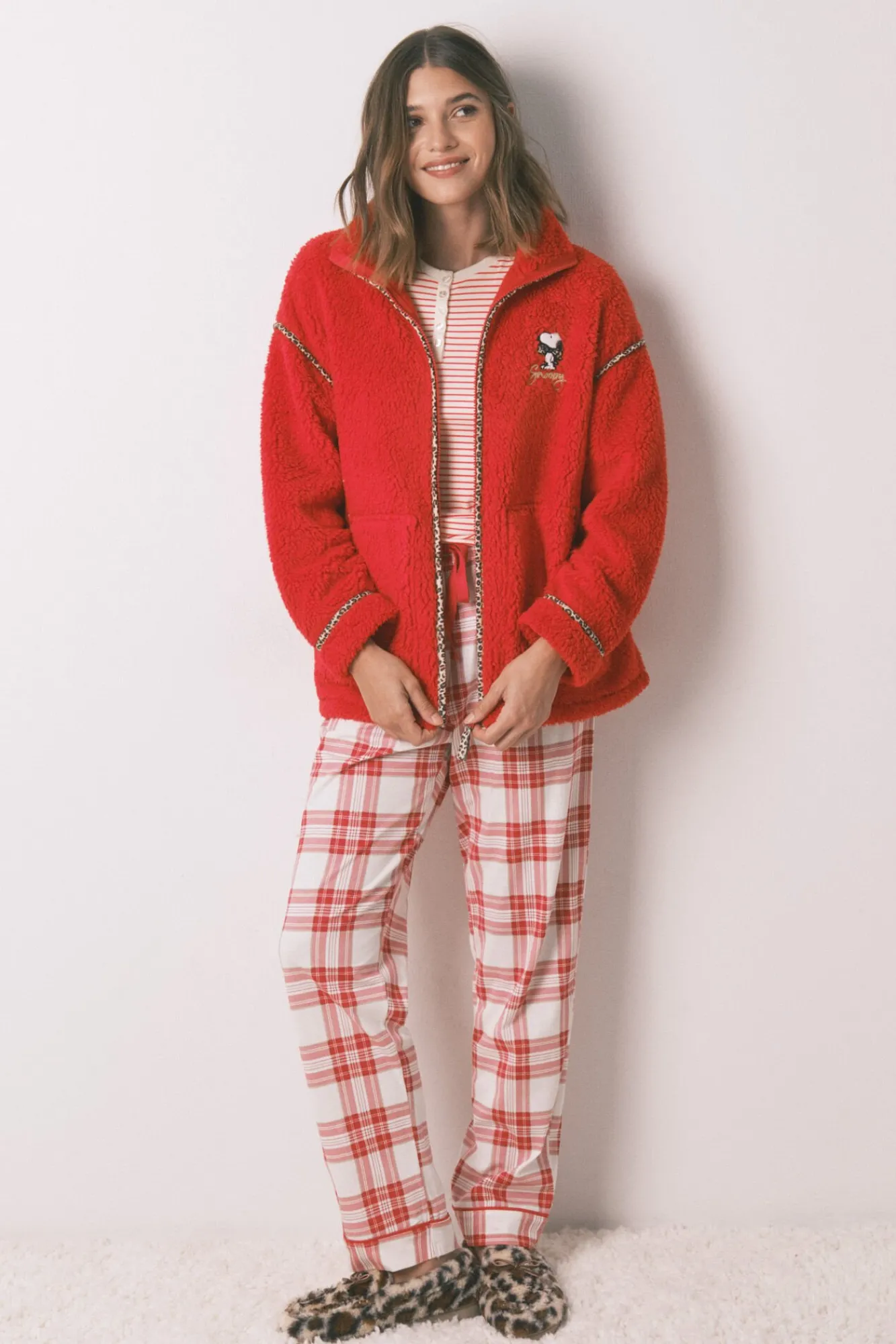 Mujer Women'secret Batas>Bata corta borreguito bordado Snoopy