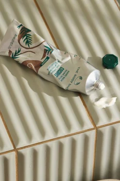 The Body Shop Cosmética Corporal>Bálsamo de Manos de Coco 30ml