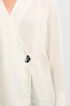 Mujer Selected Blusas>Blusa cuello pico detalle metálico