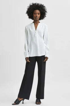 Mujer Selected Blusas>Blusa fluida con cuello de pico confeccionada con materiales reciclados