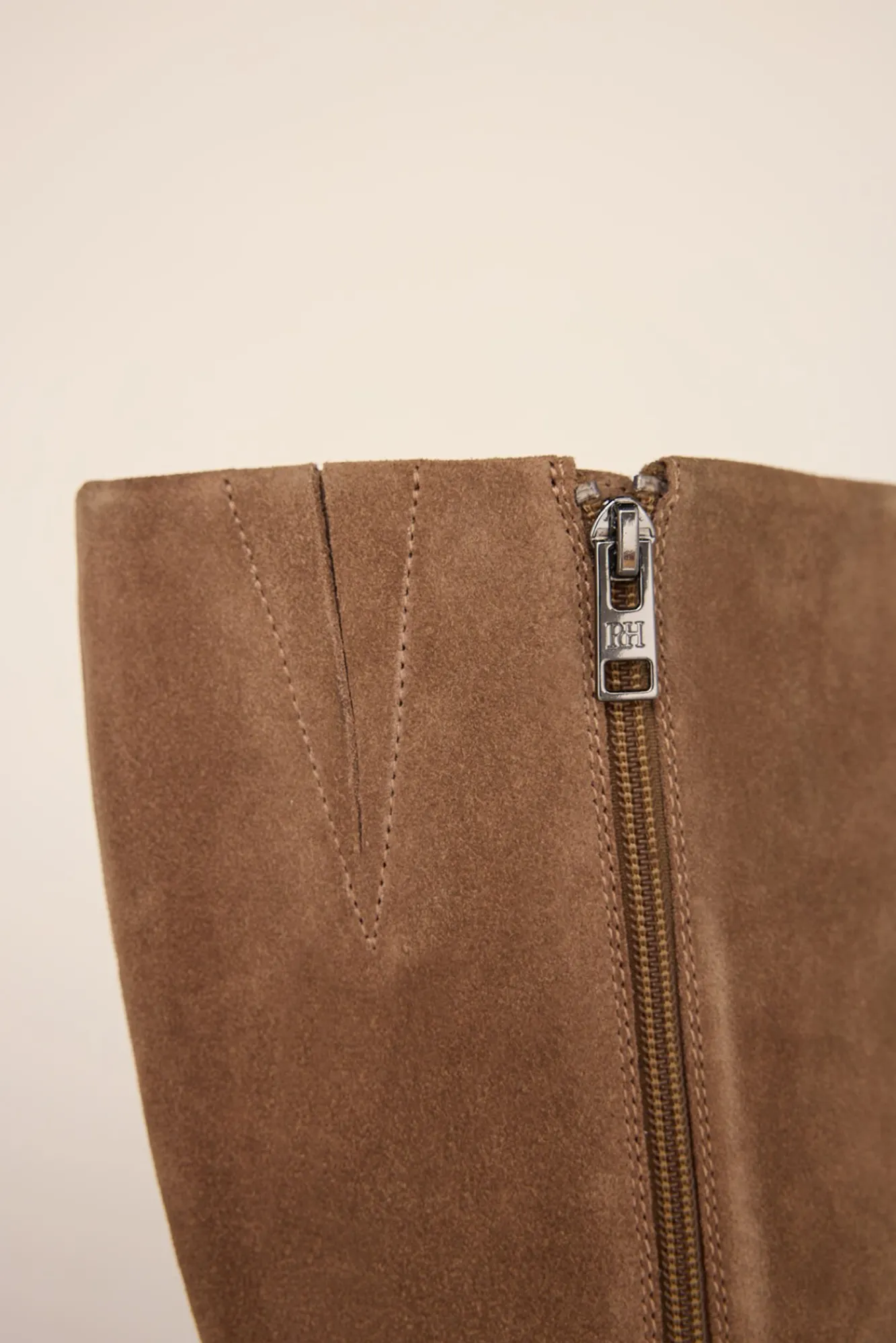 Mujer Pedro del Hierro Tacones|Calzado Piel>Bota alta estilo hípica con tacón bajo en serraje