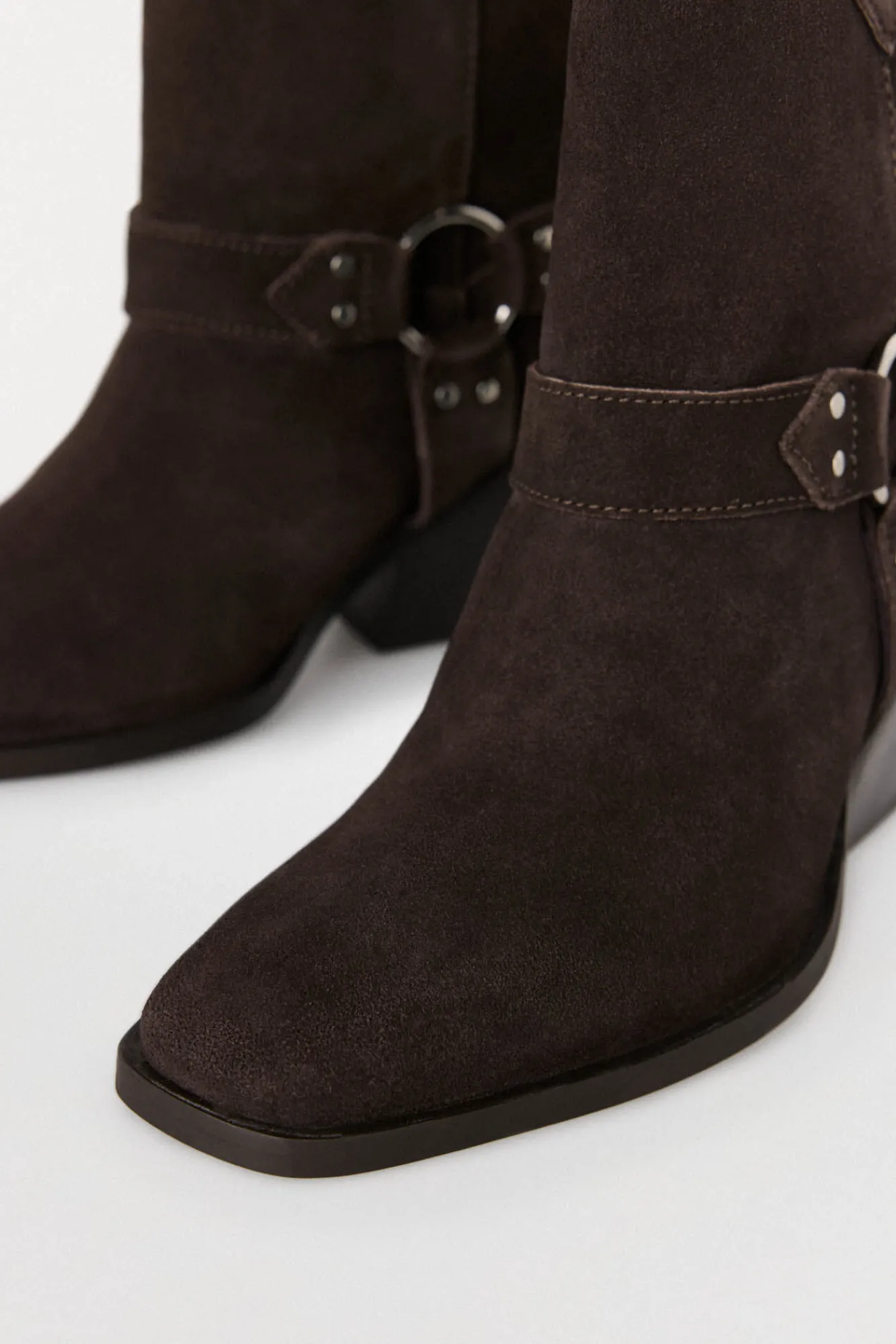 Mujer Pedro del Hierro Tacones|Calzado Piel>Botines de piel cowboy con aro y tachuelas