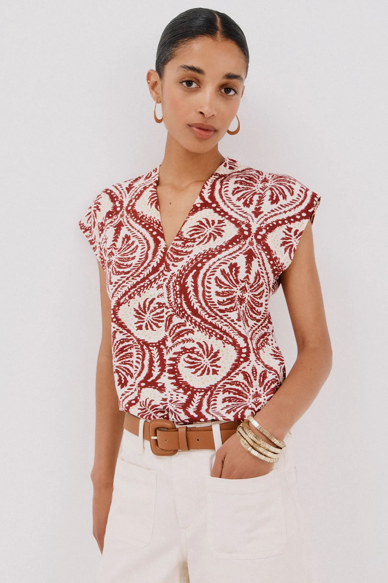 Mujer Cortefiel Camisetas>Camiseta estamapda escote pico fruncido