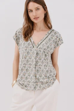 Mujer Cortefiel Camisetas>Camiseta pico con detalle puntilla