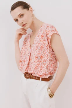 Mujer Cortefiel Camisetas>Camiseta pico con detalle puntilla