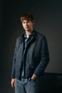 Hombre OOTO Chaquetas><noscript><img width=