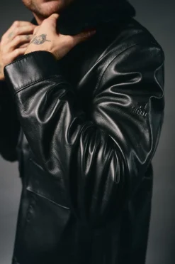 Hombre OOTO Chaquetas><noscript><img width=