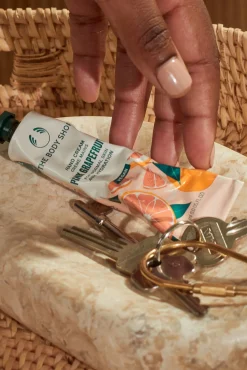 The Body Shop Cosmética Corporal>Crema de manos de Pomelo Rosa