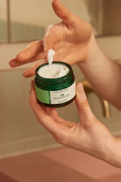 The Body Shop Cosmética Facial><noscript><img width=