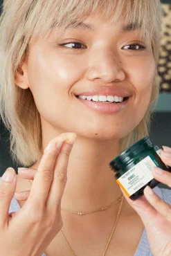 The Body Shop Cosmética Facial><noscript><img width=