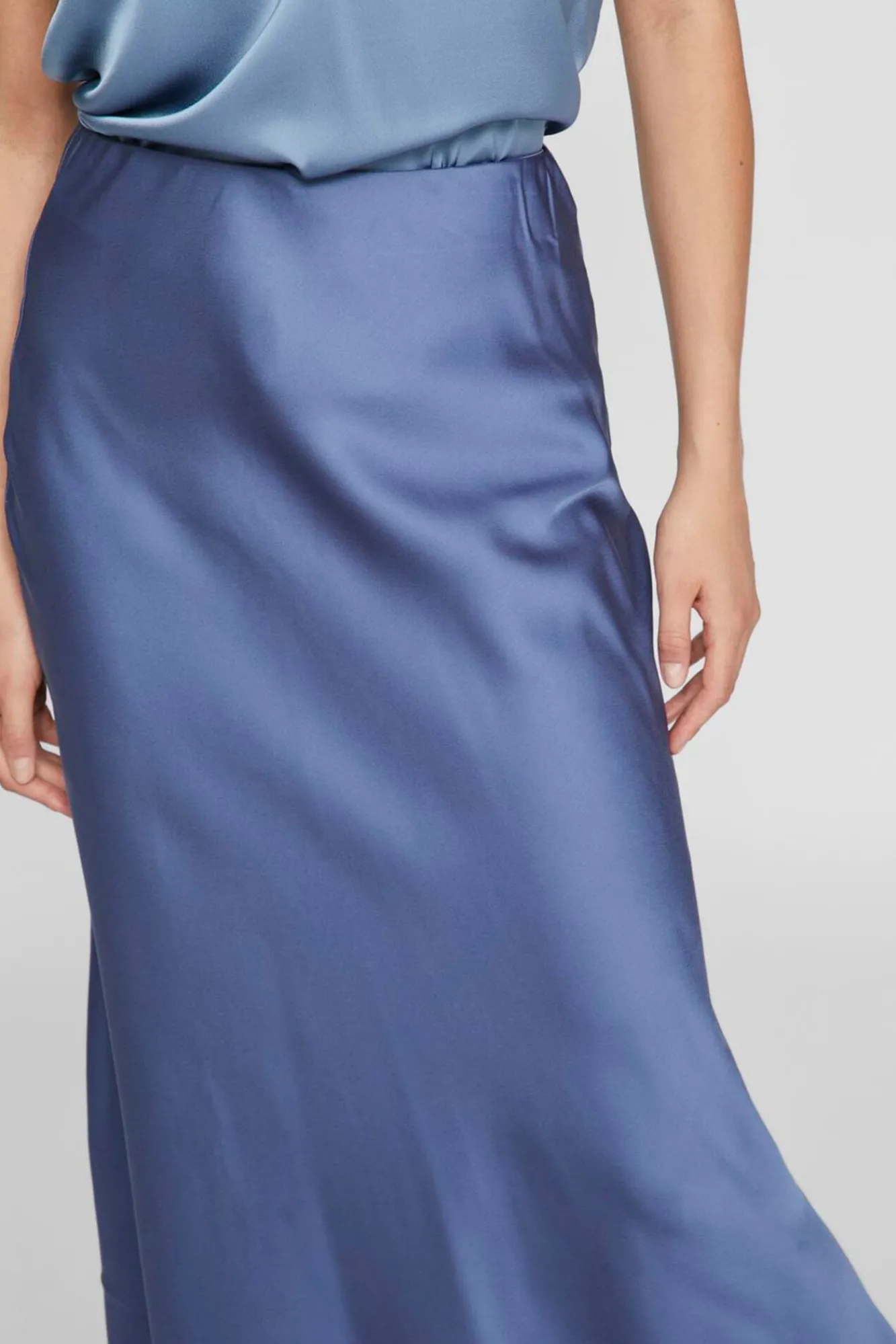 Mujer Vila Faldas>Falda midi satén