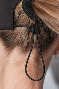 Mujer Dash and Stars Deporte>Gorra técnica ajustable logo negra