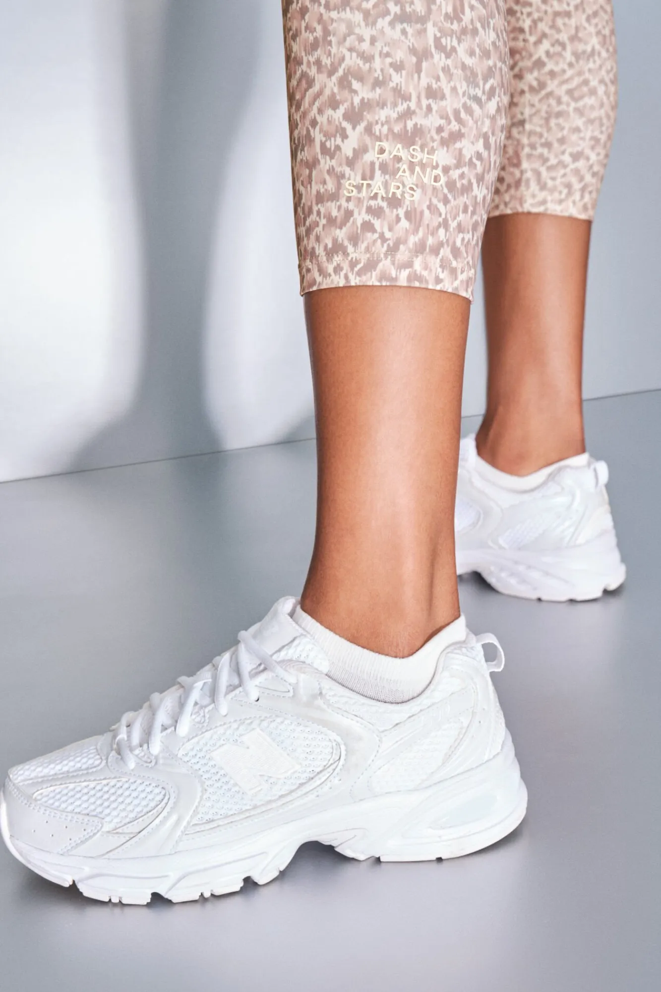 Mujer Dash and Stars Deporte>Leggings 4D STRETCH animal print blanco