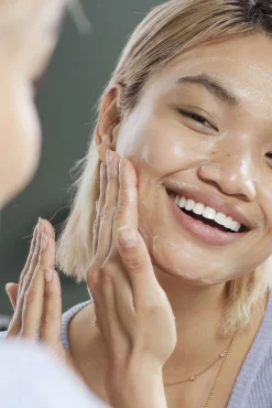 The Body Shop Cosmética Facial>Limpiador Exfoliante de Vitamina C 100ml