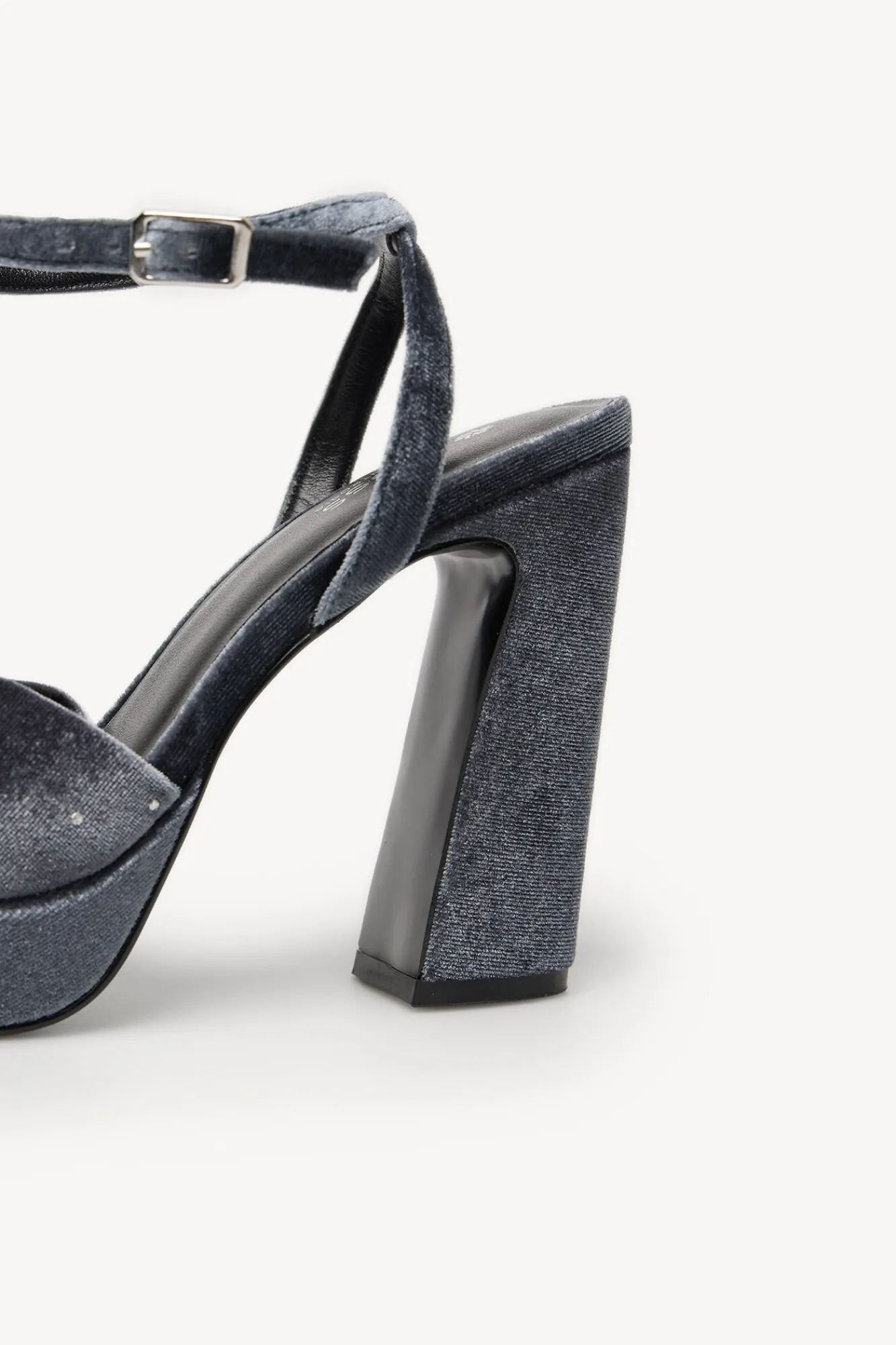 Mujer Hoss Intropia Tacones>Maia. Sandalia tacón terciopelo