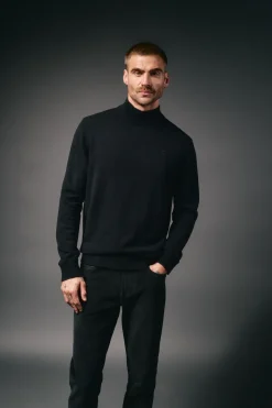 Hombre OOTO Pantalones><noscript><img width=