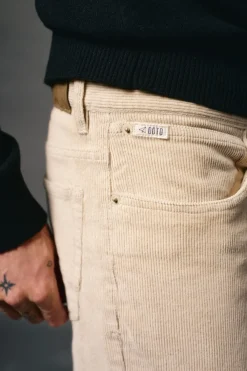 Hombre OOTO Pantalones><noscript><img width=