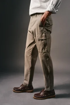 Hombre OOTO Pantalones>Pantalón cargo slim fit