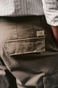 Hombre OOTO Pantalones><noscript><img width=