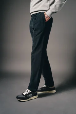 Hombre OOTO Pantalones><noscript><img width=