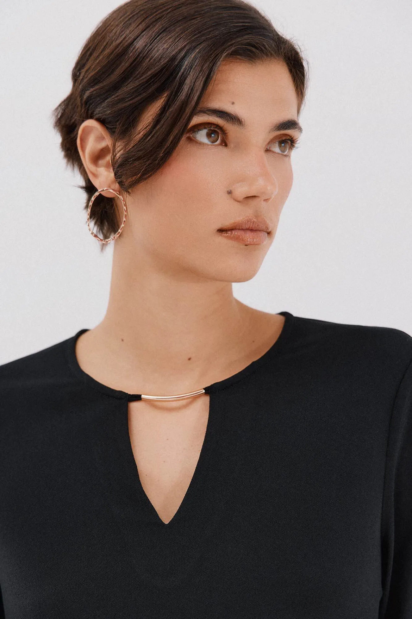 Mujer Cortefiel Camisetas>Top pieza dorada escote