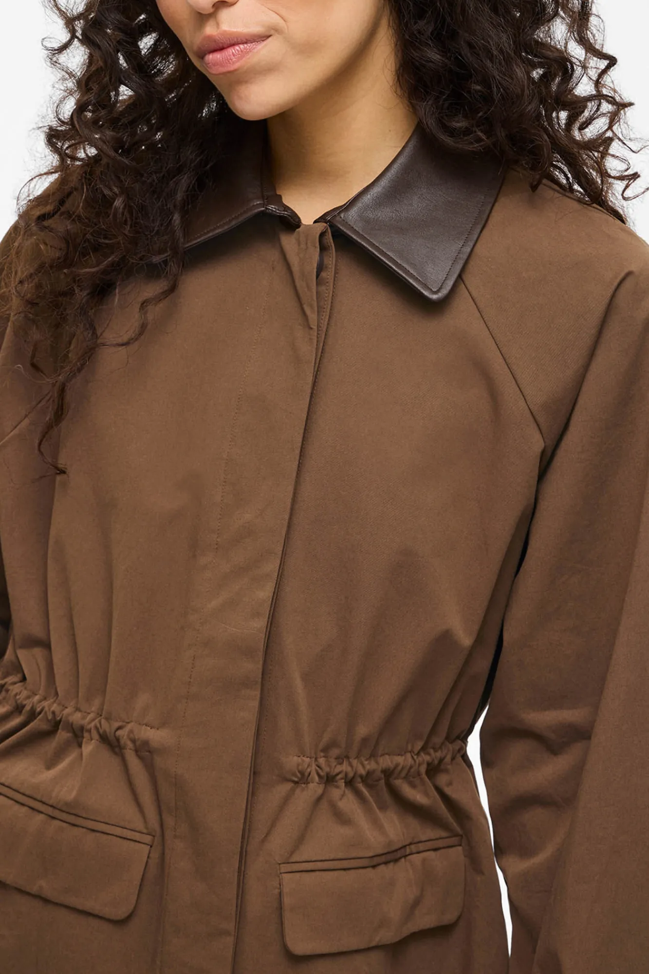 Mujer Vila Gabardinas|Chaquetas>Trench largo con cuello y puños de polipiel