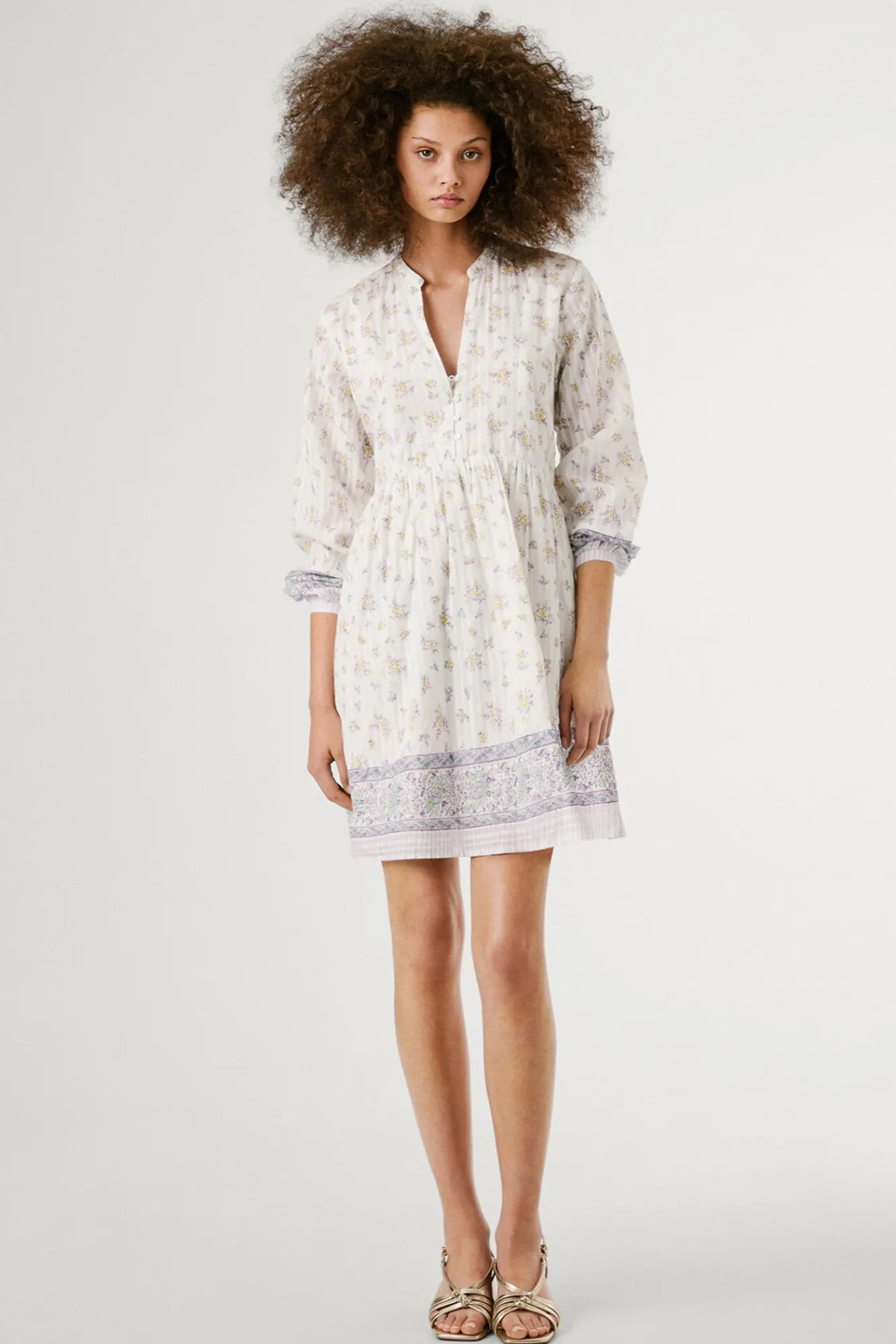 Mujer Pepe Jeans Vestidos>Vestido corto de manga larga con estampado floral.