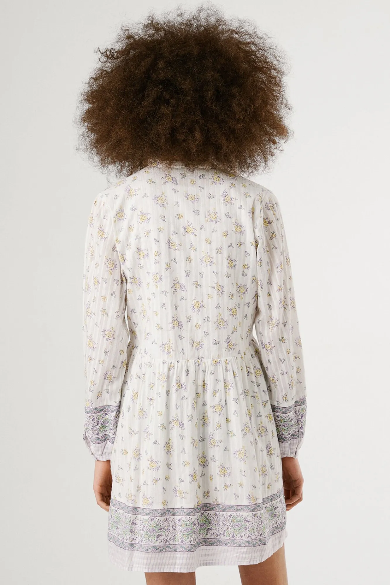 Mujer Pepe Jeans Vestidos>Vestido corto de manga larga con estampado floral.