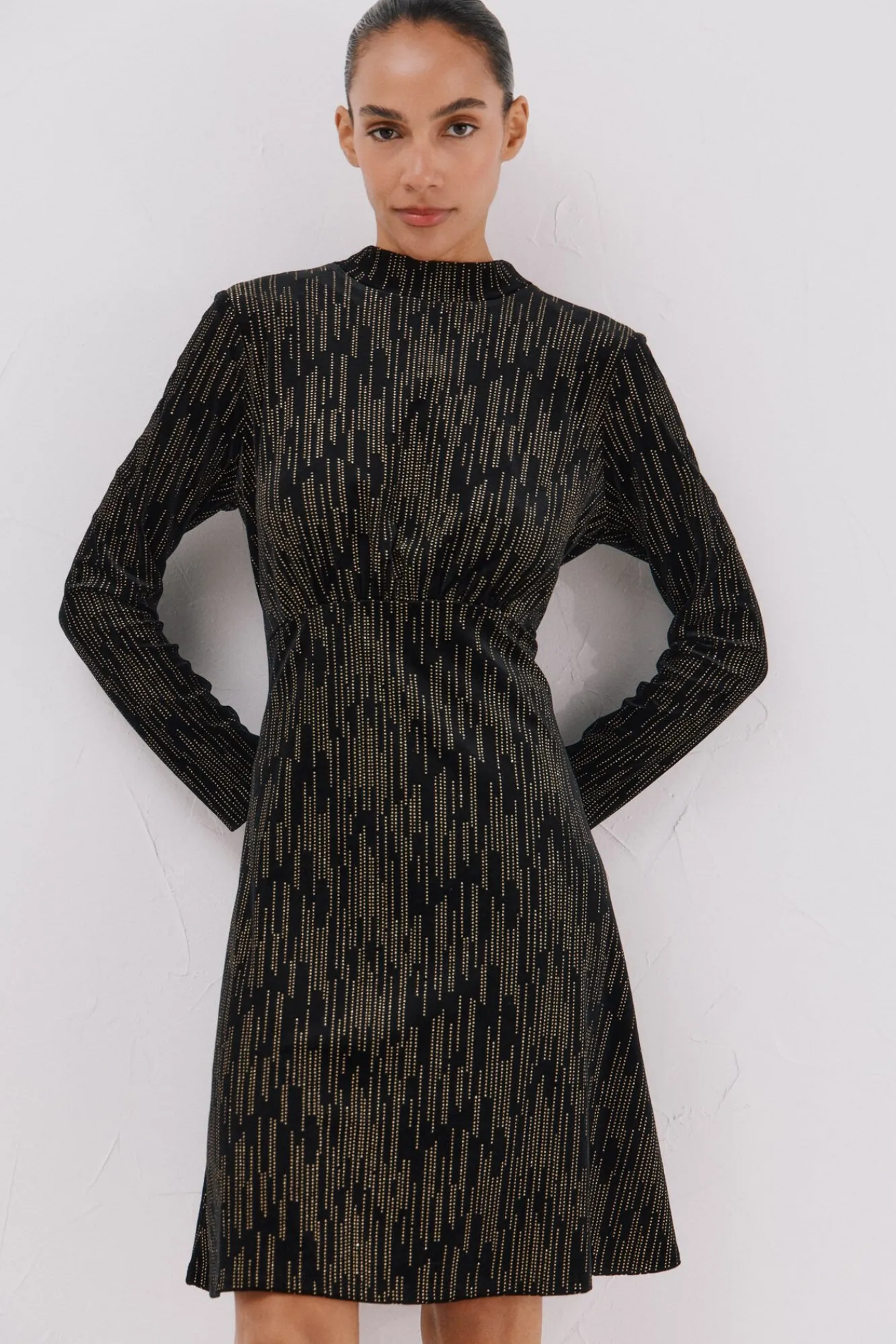 Mujer Cortefiel Vestidos>Vestido corto toques brillantes