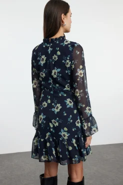 Mujer Trendyol Vestidos><noscript><img width=